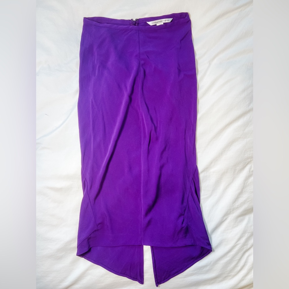 Diane Von Furstenberg (DVF) 100% silk, purple, midi pencil skirt - size 2